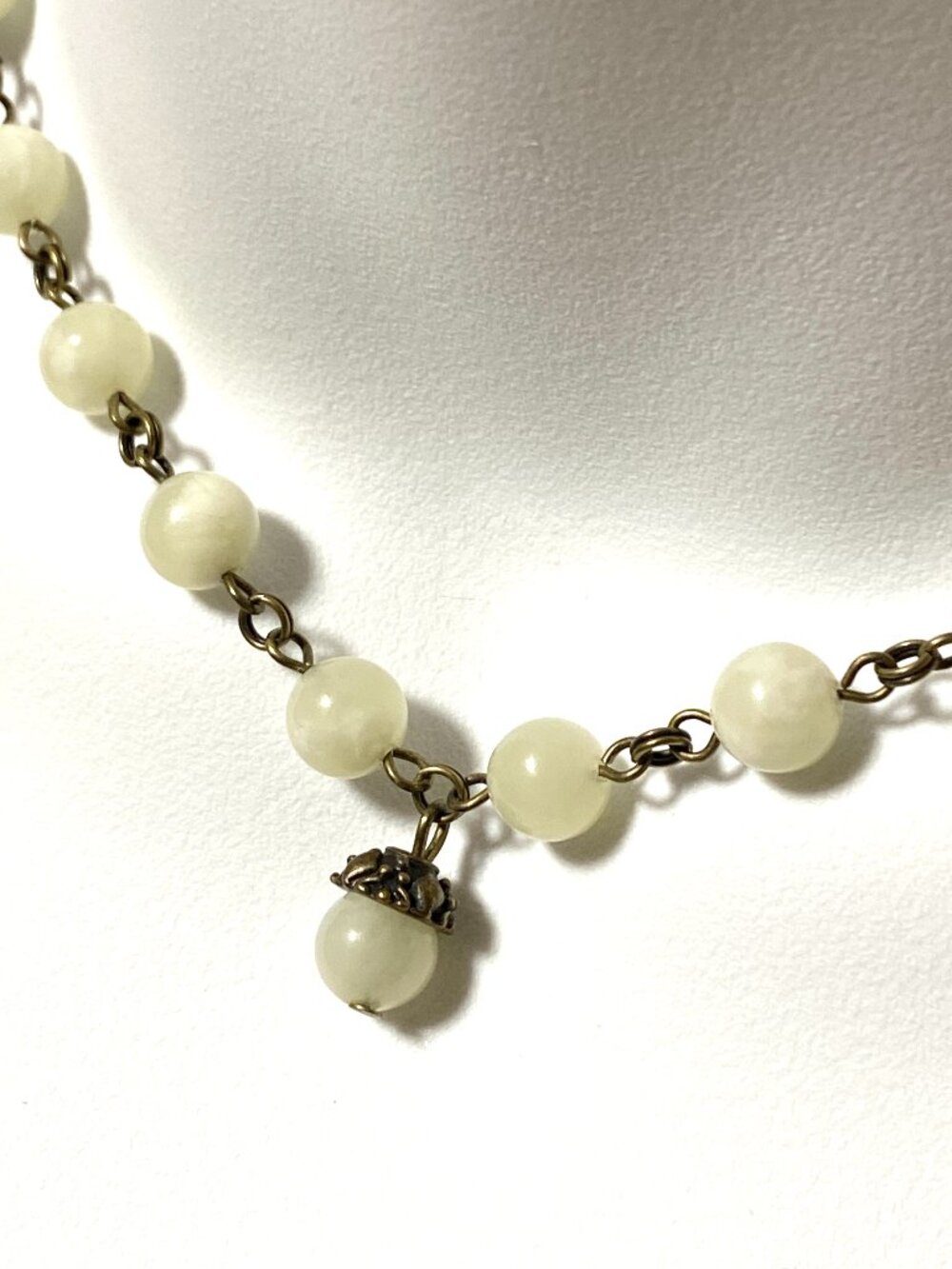 Natural Pale Green Serpentine Short Necklace, Gemstone & Cute Bronze Acorn